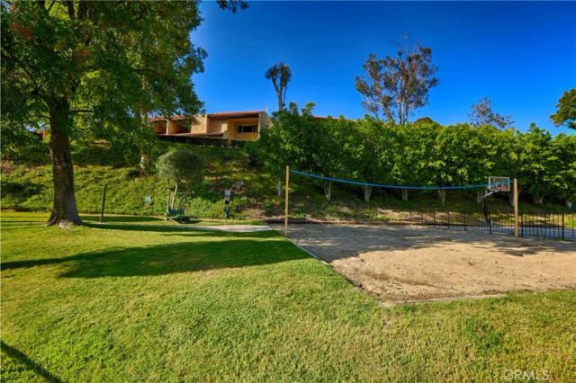 9560 Via Bernardo, Burbank, CA 91504