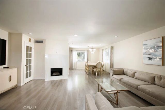 9560 Via Bernardo, Burbank, CA 91504