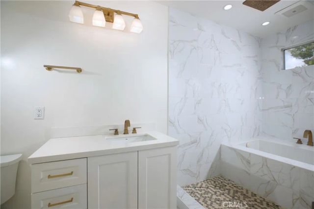 9560 Via Bernardo, Burbank, CA 91504