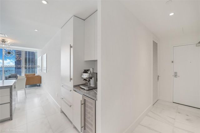 700 NE 26th Ter 3204, Miami, FL 33137