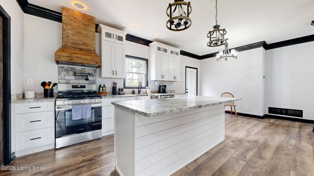 122 Sunset Dr, La Grange, KY 40031