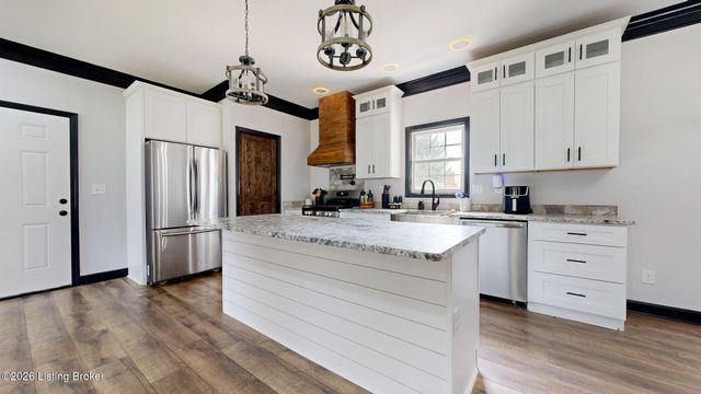 122 Sunset Dr, La Grange, KY 40031