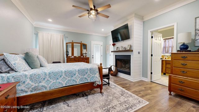 122 Sunset Dr, La Grange, KY 40031