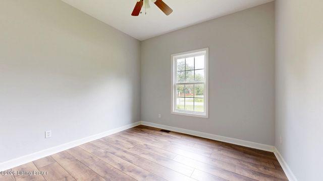 122 Sunset Dr, La Grange, KY 40031