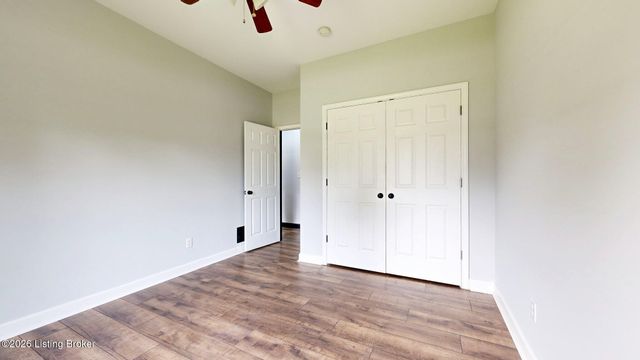 122 Sunset Dr, La Grange, KY 40031