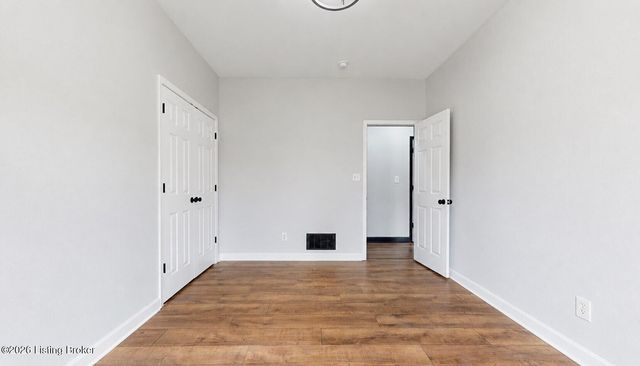 122 Sunset Dr, La Grange, KY 40031