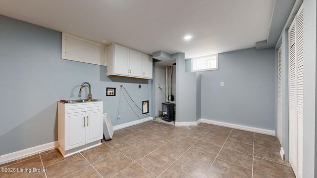 122 Sunset Dr, La Grange, KY 40031