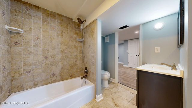 122 Sunset Dr, La Grange, KY 40031