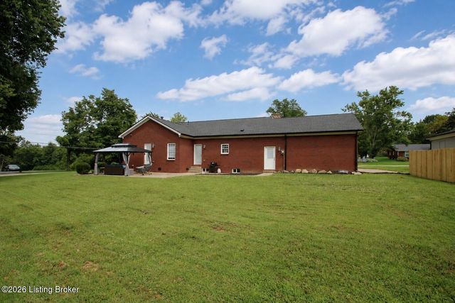 122 Sunset Dr, La Grange, KY 40031
