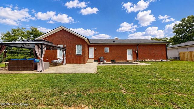 122 Sunset Dr, La Grange, KY 40031