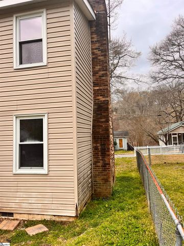 32 School Street, Enoree, SC 29335