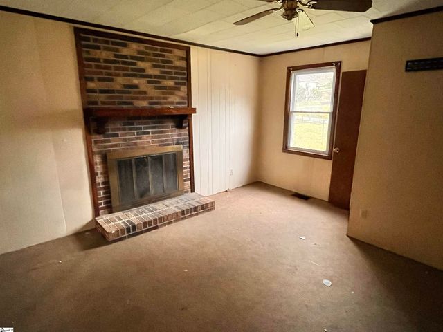 32 School Street, Enoree, SC 29335