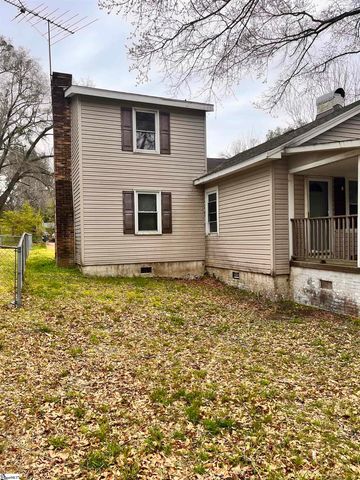 32 School Street, Enoree, SC 29335