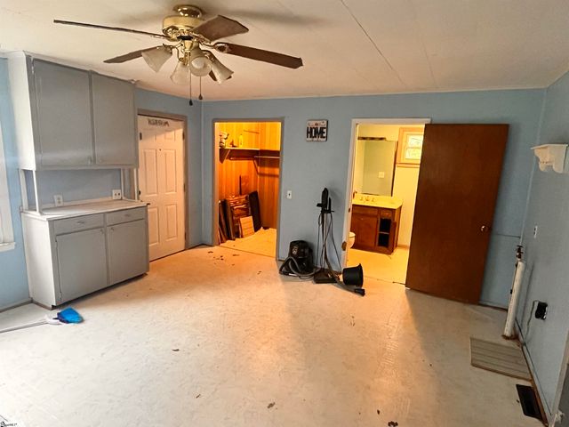 32 School Street, Enoree, SC 29335