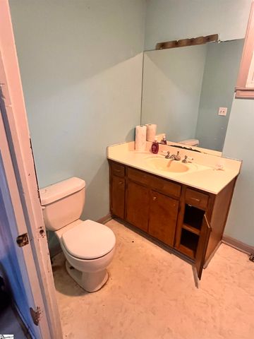 32 School Street, Enoree, SC 29335