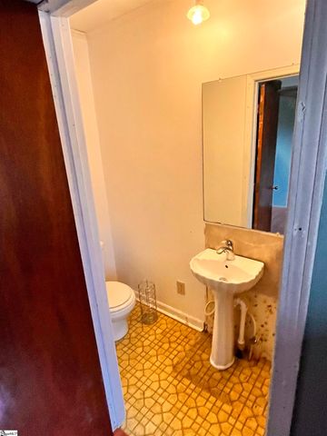 32 School Street, Enoree, SC 29335