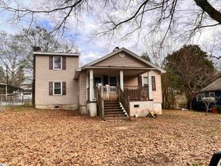 32 School Street, Enoree, SC 29335