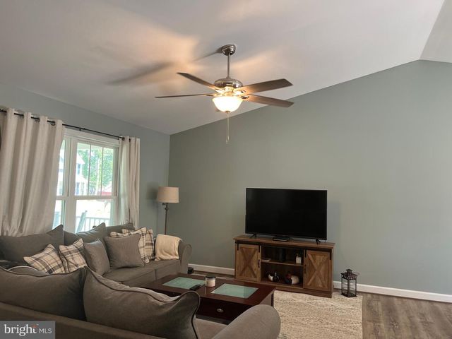 346 BROOKS DR, Colonial Beach, VA 22443
