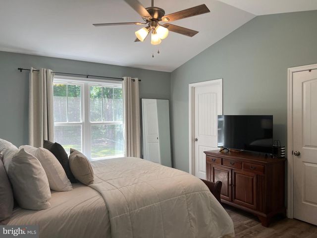 346 BROOKS DR, Colonial Beach, VA 22443