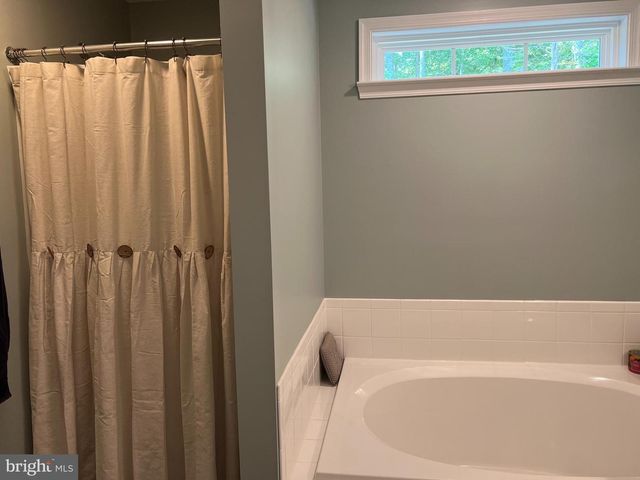 346 BROOKS DR, Colonial Beach, VA 22443