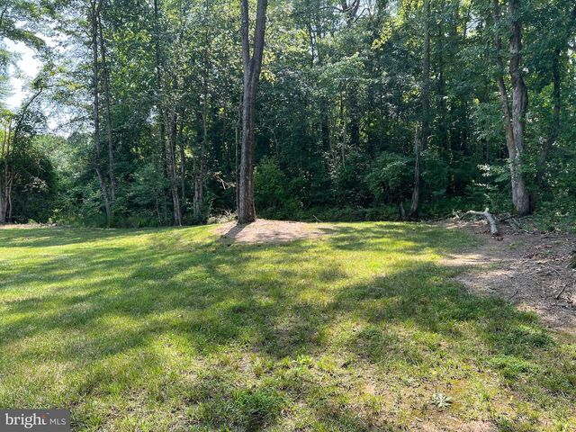 346 BROOKS DR, Colonial Beach, VA 22443