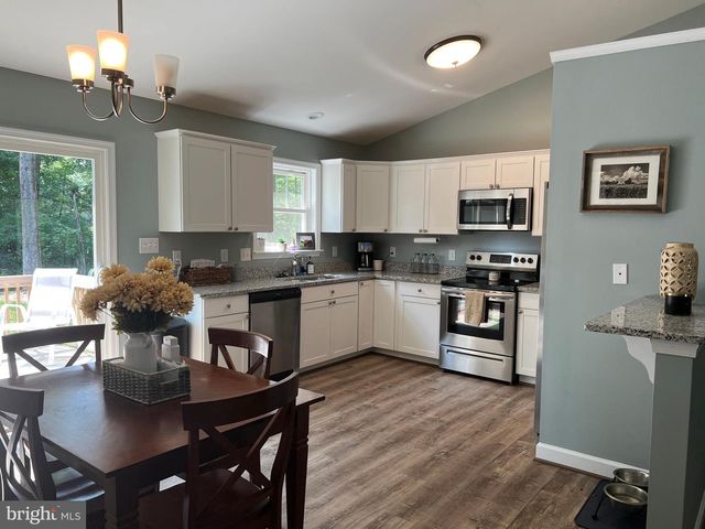 346 BROOKS DR, Colonial Beach, VA 22443