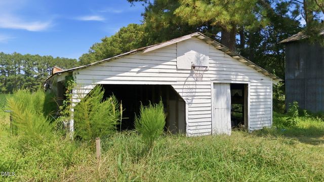 2695 Lizzie Mill Road, Selma, NC 27576
