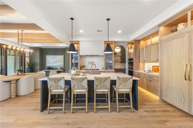 9719 W 176th Terrace, Overland Park, KS 66013