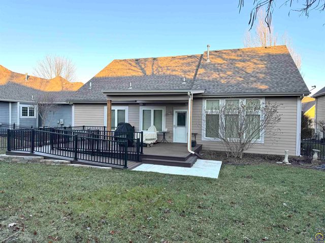 323 N Eaton Dr, Lawrence, KS 66049