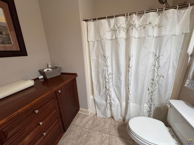 323 N Eaton Dr, Lawrence, KS 66049