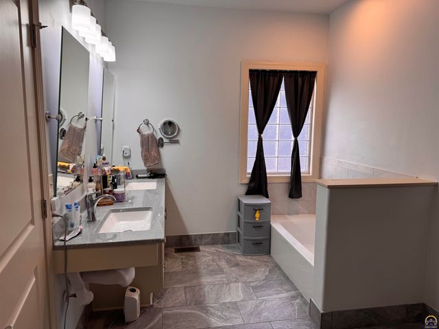 323 N Eaton Dr, Lawrence, KS 66049