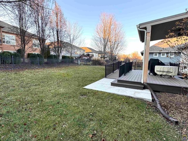 323 N Eaton Dr, Lawrence, KS 66049