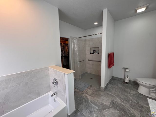 323 N Eaton Dr, Lawrence, KS 66049