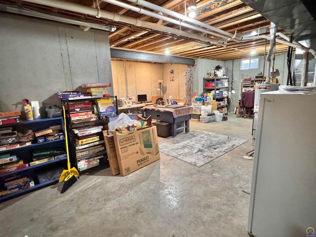 323 N Eaton Dr, Lawrence, KS 66049