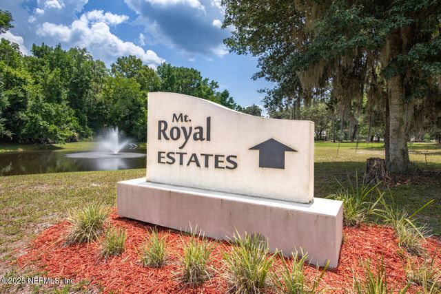 105 DEXTER Court, Crescent City, FL 32112