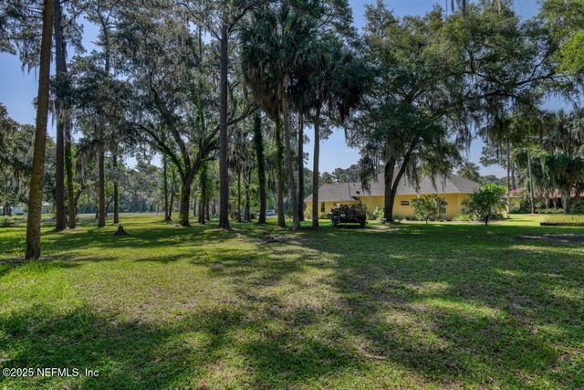 105 DEXTER Court, Crescent City, FL 32112