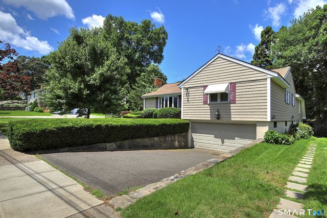 240 Quenby Place, Stratford, CT 06614