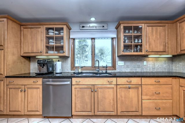 240 Quenby Place, Stratford, CT 06614