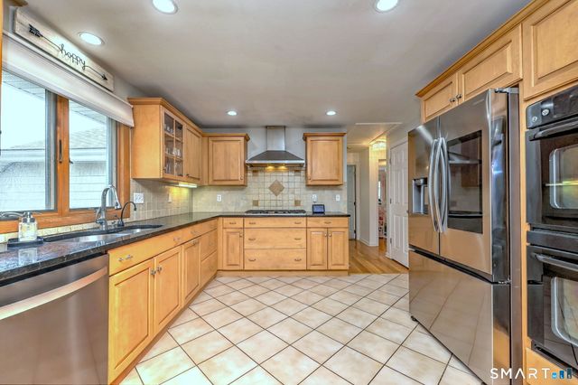 240 Quenby Place, Stratford, CT 06614