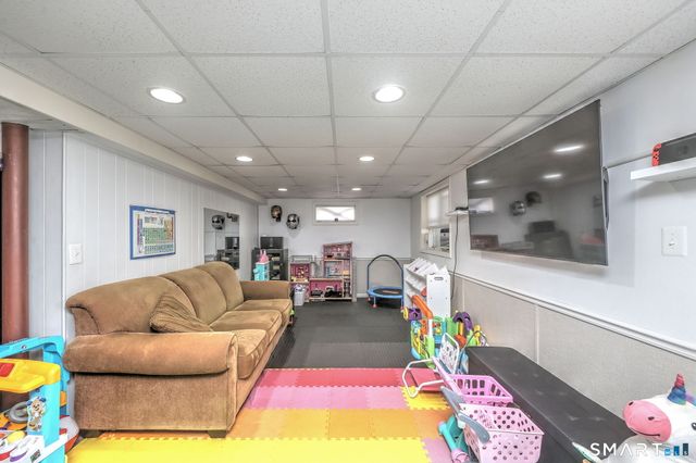 240 Quenby Place, Stratford, CT 06614