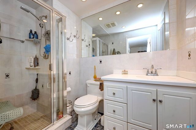240 Quenby Place, Stratford, CT 06614