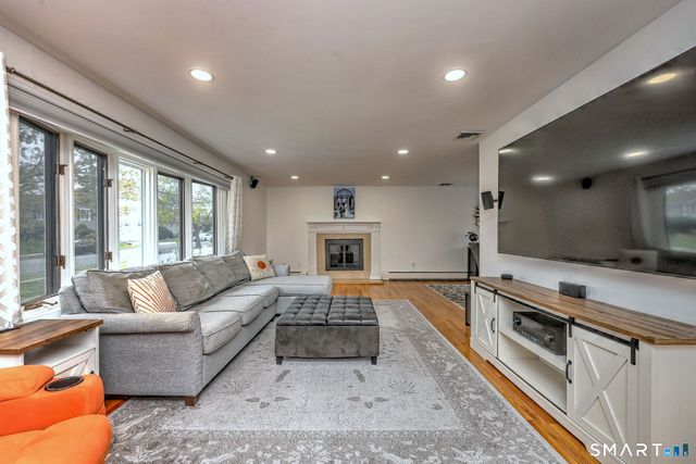 240 Quenby Place, Stratford, CT 06614