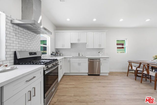 2896 W 14th Street, Los Angeles, CA 90006