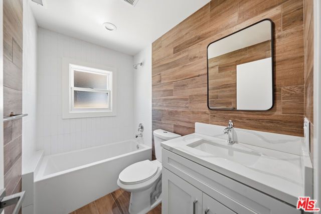 2896 W 14th Street, Los Angeles, CA 90006