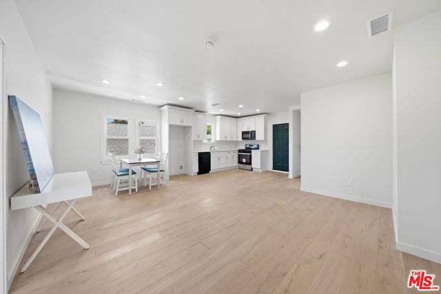 2896 W 14th Street, Los Angeles, CA 90006