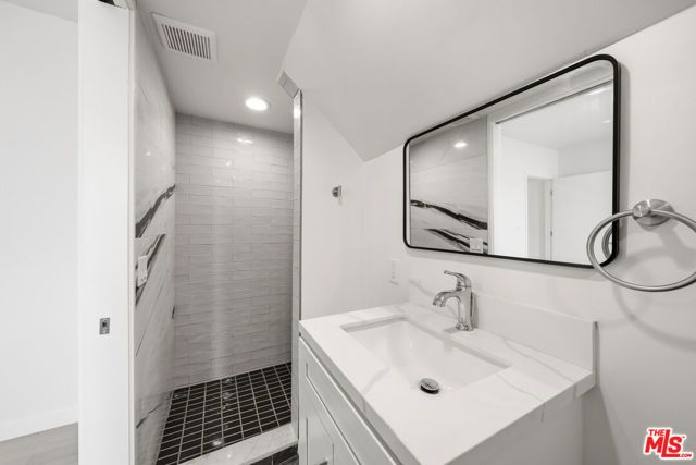 2896 W 14th Street, Los Angeles, CA 90006