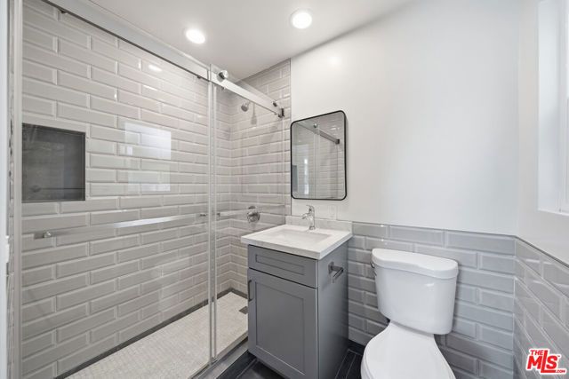 2896 W 14th Street, Los Angeles, CA 90006
