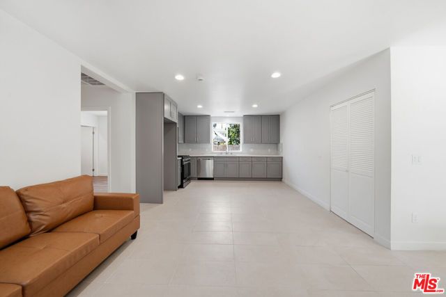 2896 W 14th Street, Los Angeles, CA 90006