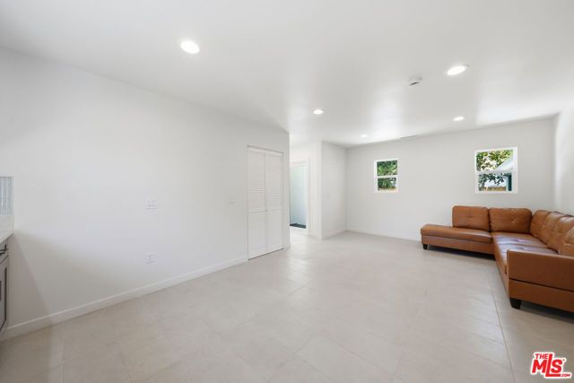 2896 W 14th Street, Los Angeles, CA 90006