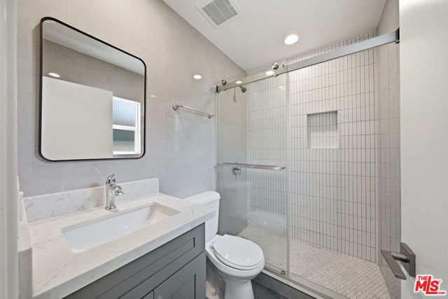 2896 W 14th Street, Los Angeles, CA 90006